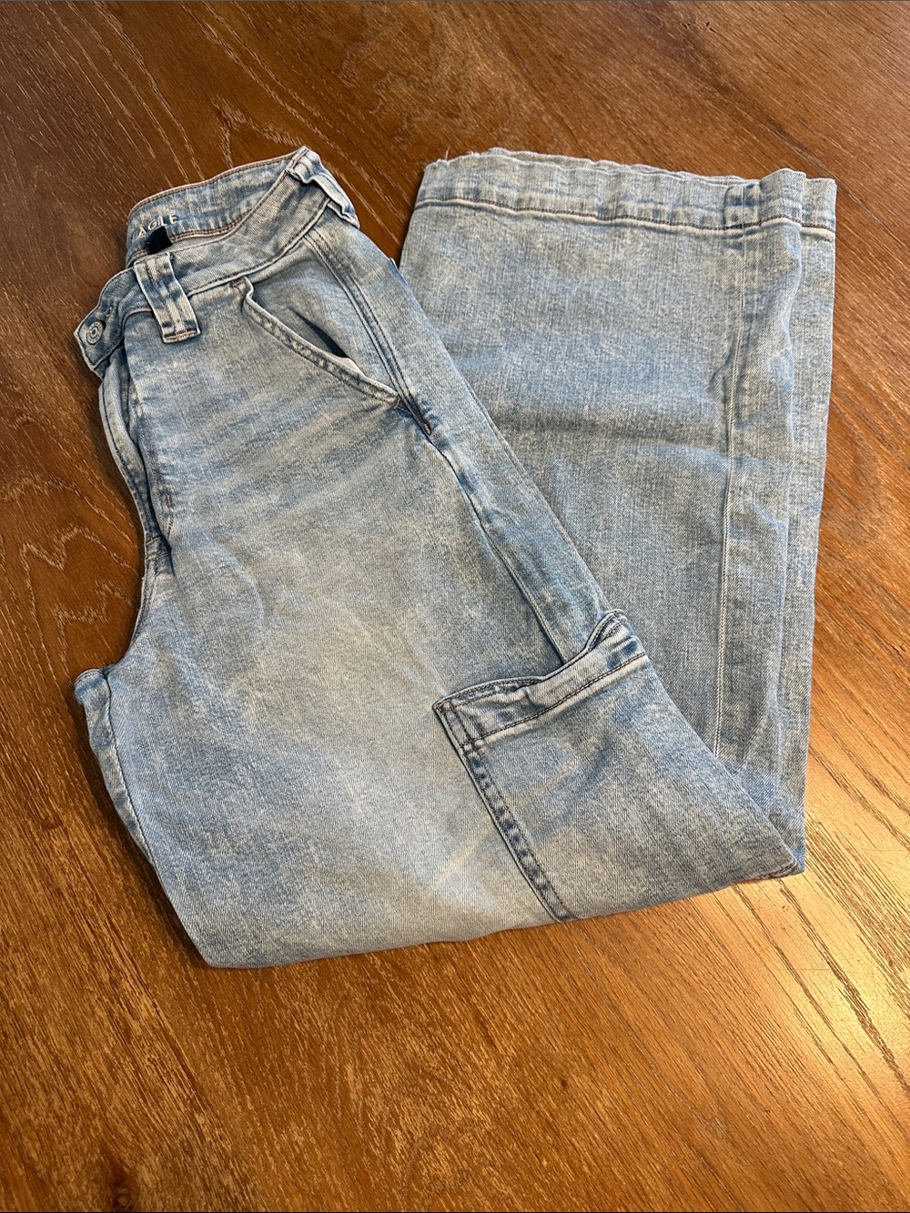 American Eagle Outfitters Super High Rise Baggy Wide Leg Cargo Jeans